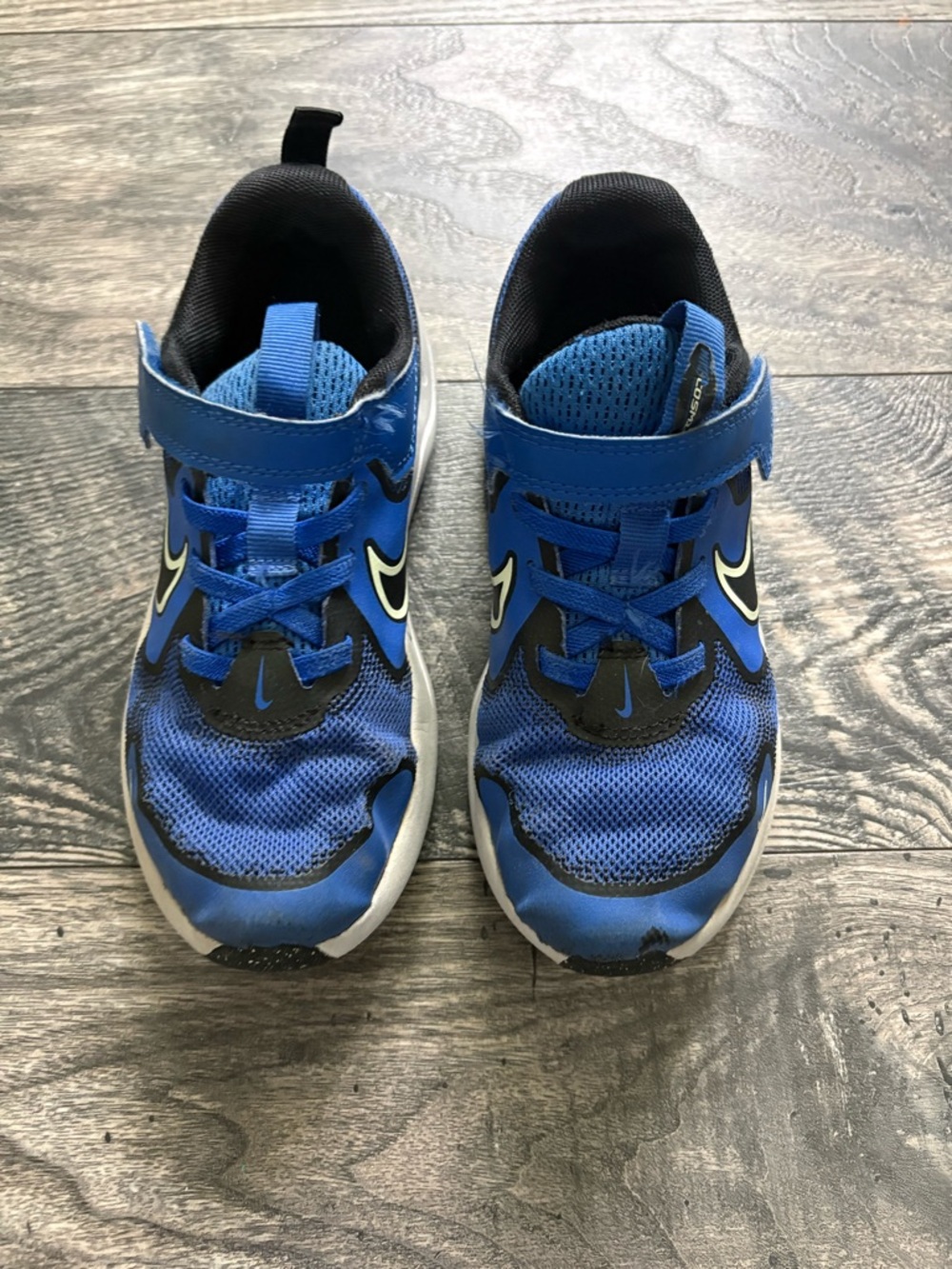 Nike Boys' Blue and Black Velcro Athletic Sneakers